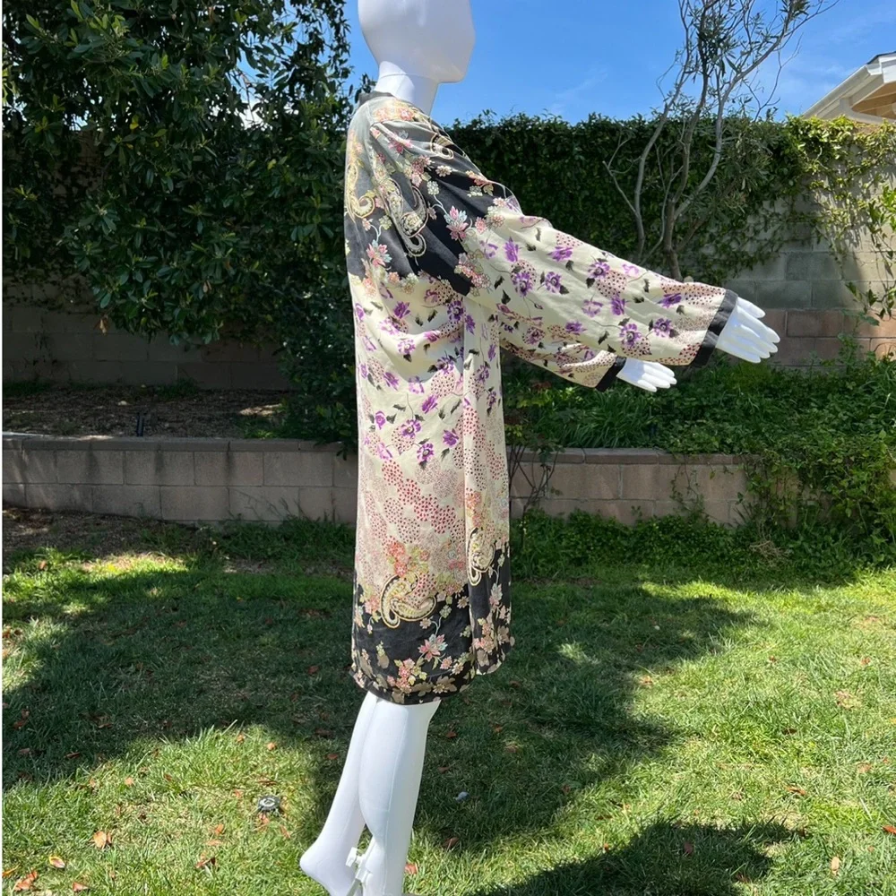 robe - Picture 2 of 5